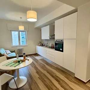 Rainbow Luxury - Sea View , Bari Italia